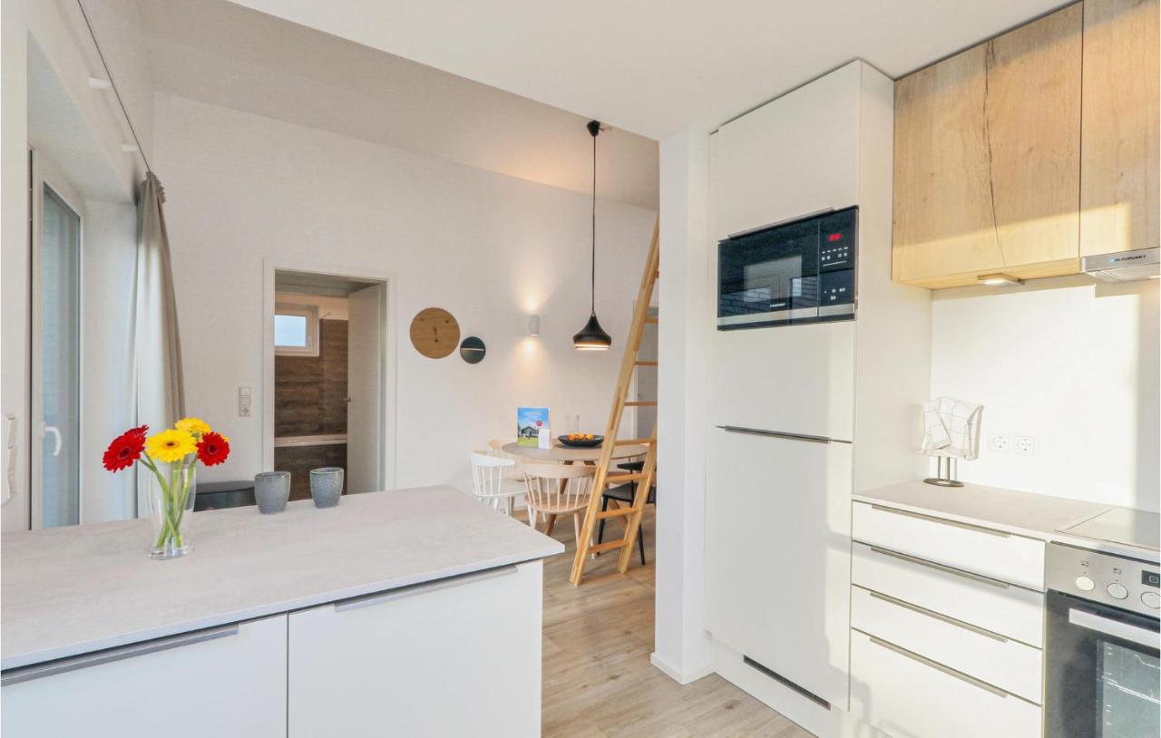 Gorgeous Home In Lembruch-Duemmer See With Kitchen Eksteriør billede