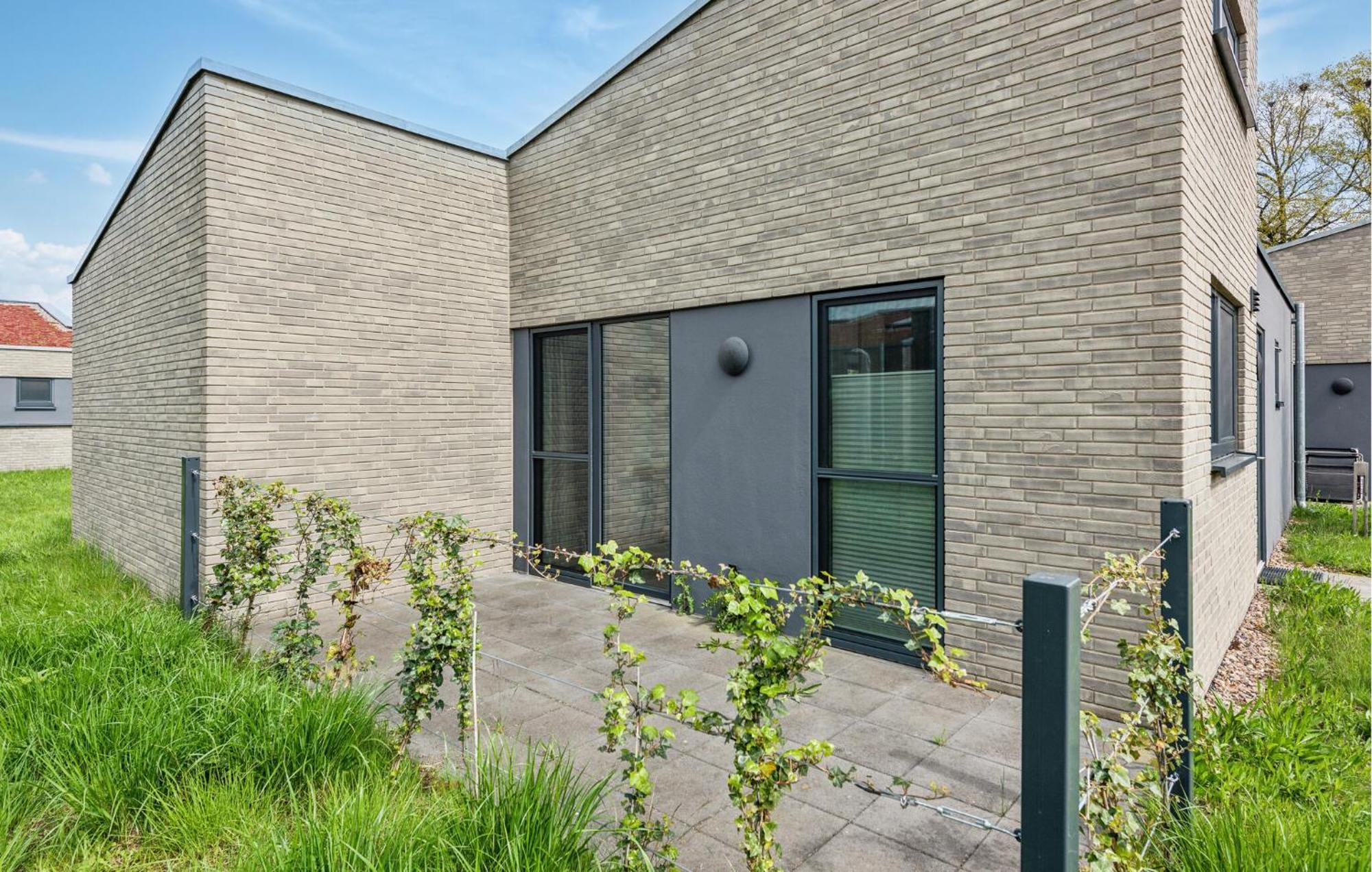 Gorgeous Home In Lembruch-Duemmer See With Kitchen Eksteriør billede